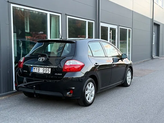 Toyota Auris 2012 photo 3