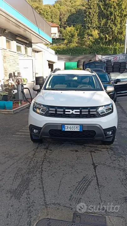 Dacia Duster 2023 photo 2