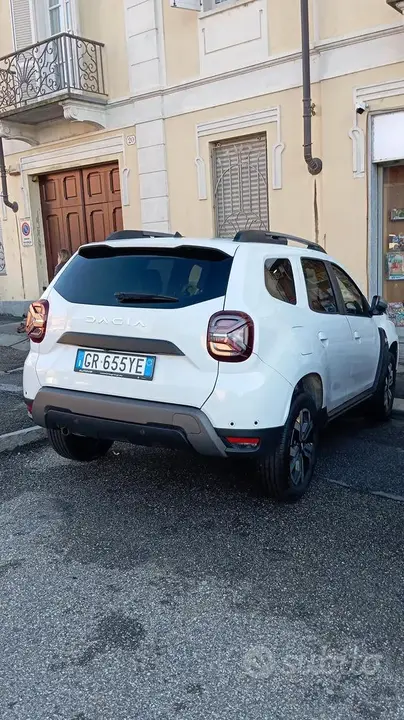 Dacia Duster 2023 photo 4