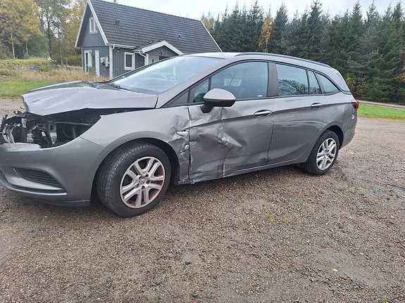 Opel Astra 2017 photo 2