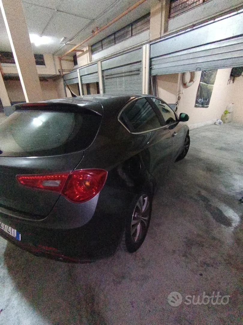 Alfa Romeo Giulietta 2010 photo 3