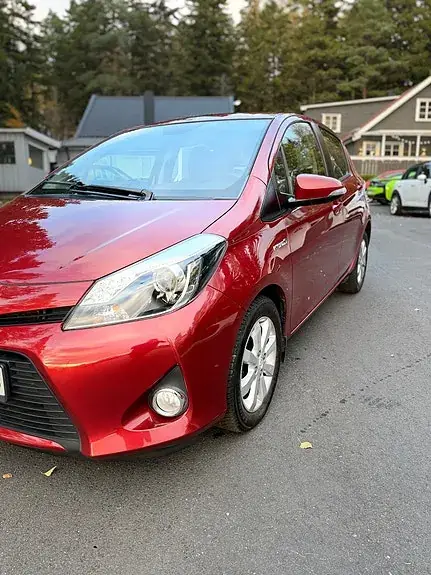 Toyota Yaris 2013 photo 2