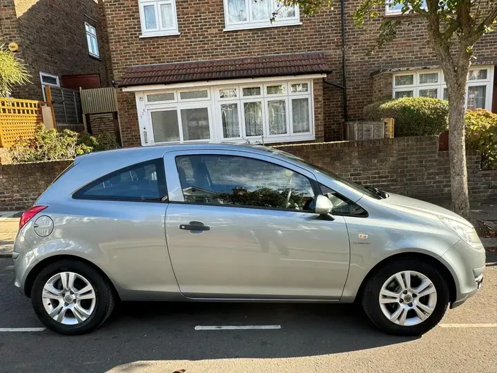 Vauxhall Corsa 2011 photo 5
