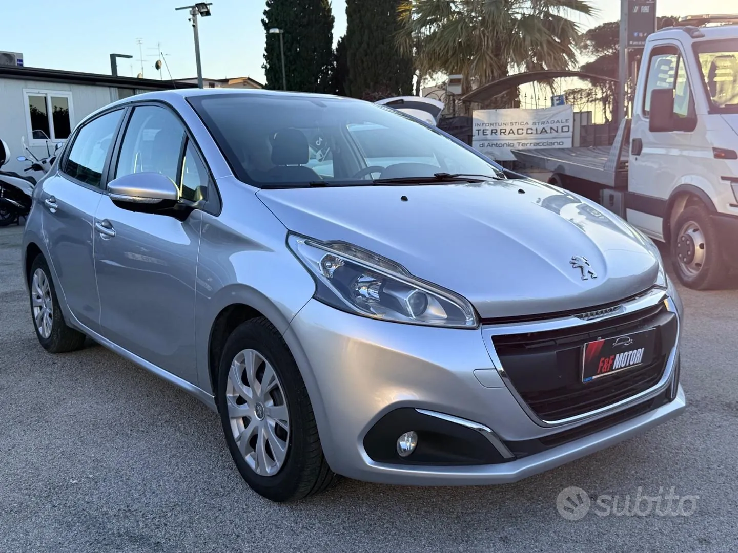 Peugeot 208 2018 photo 2