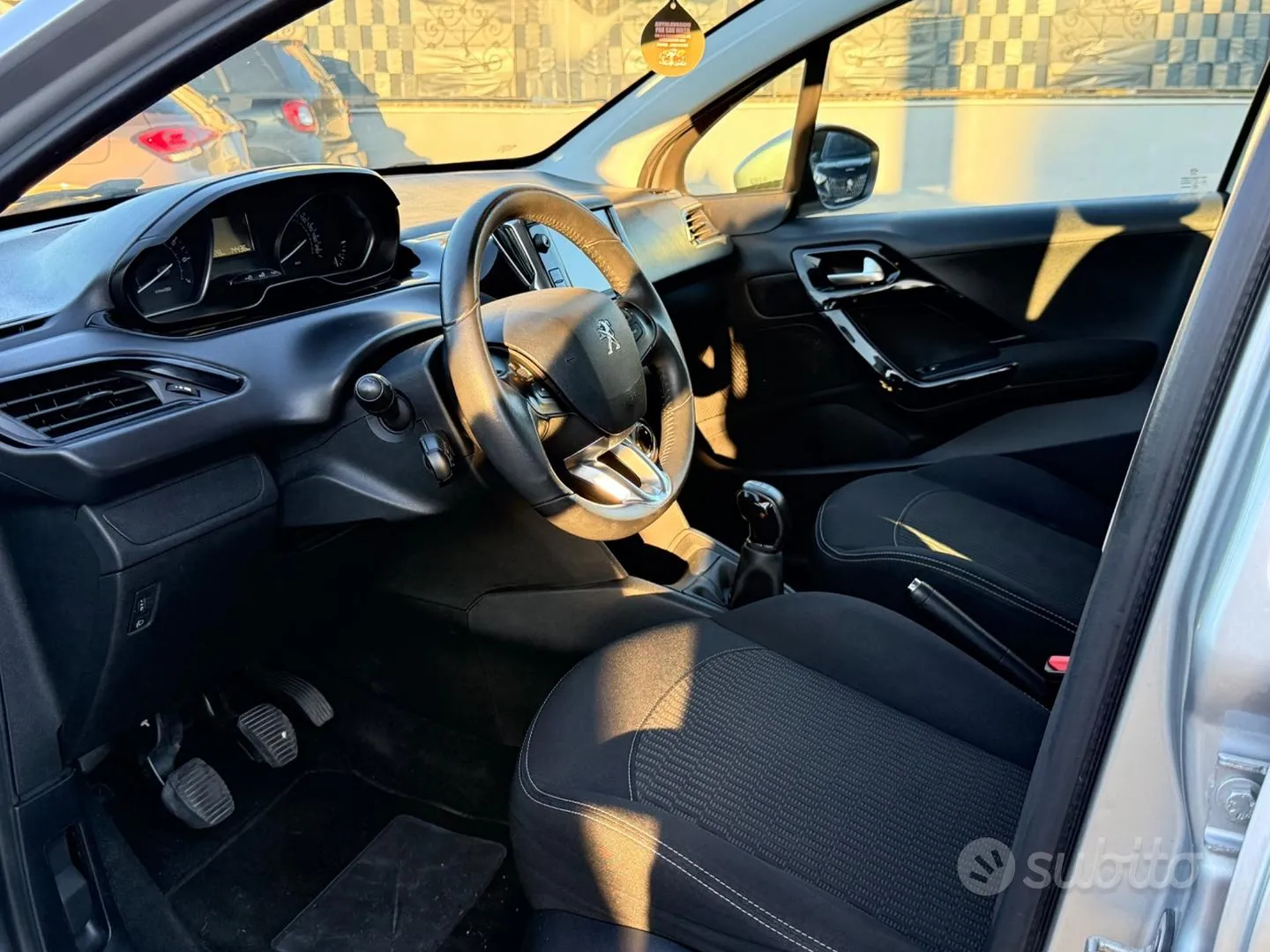 Peugeot 208 2018 photo 5
