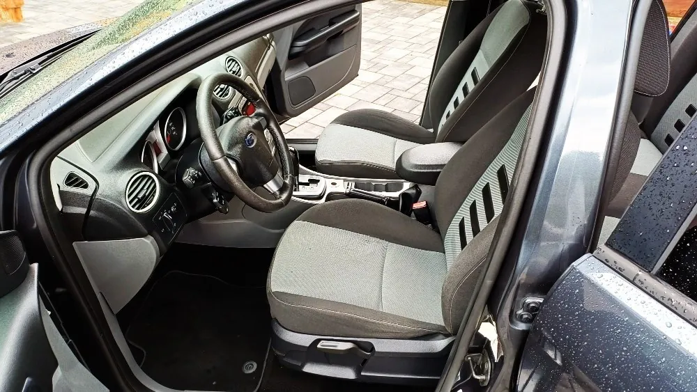 Ford Focus 2010 photo 5