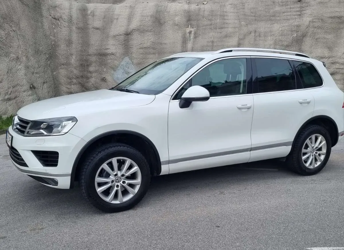 Volkswagen Touareg 2015 photo 2