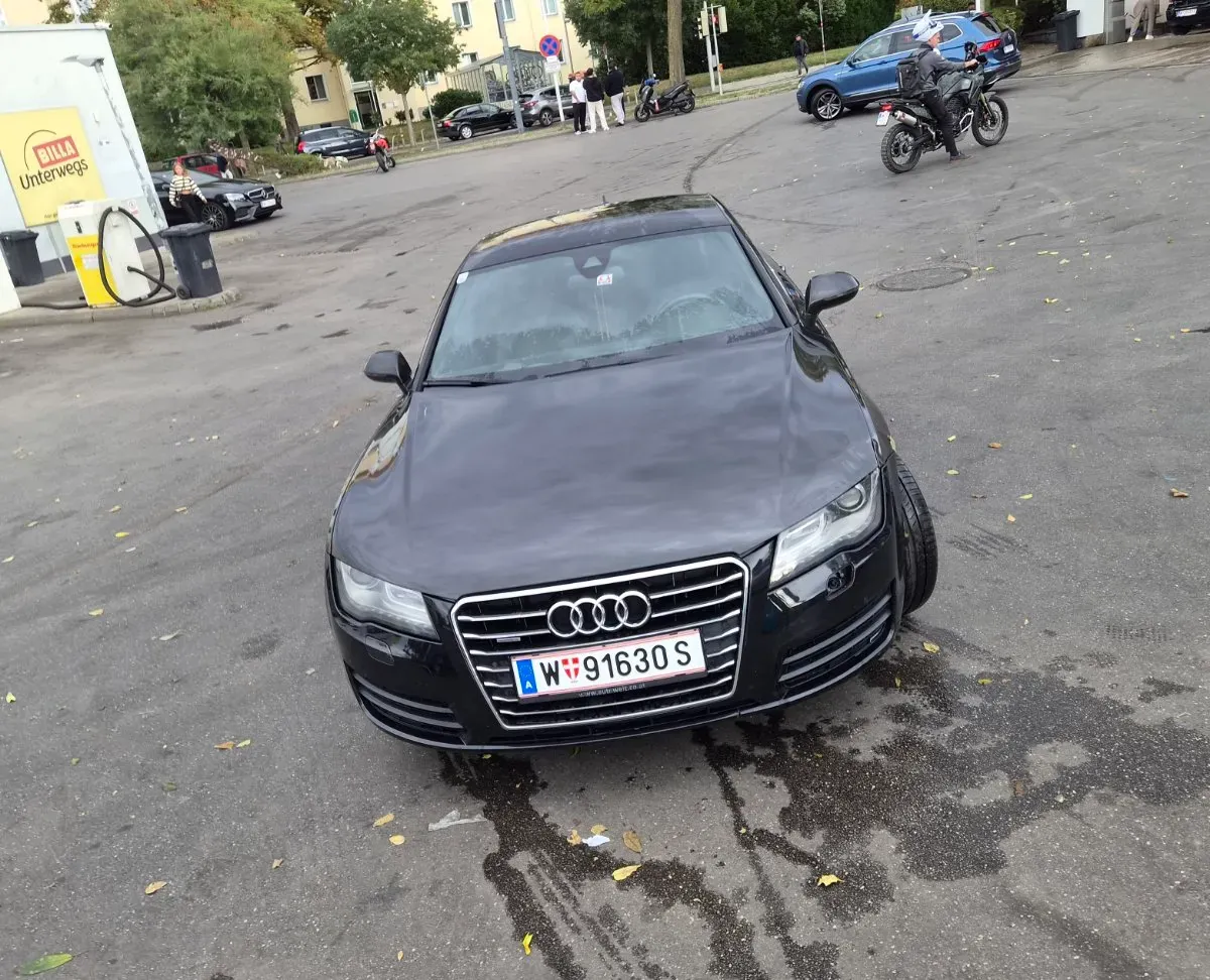Audi A7 2011 photo 2