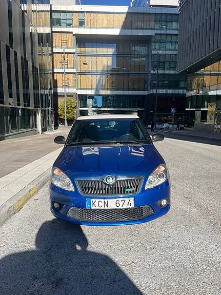 Skoda Fabia 2012 photo 2