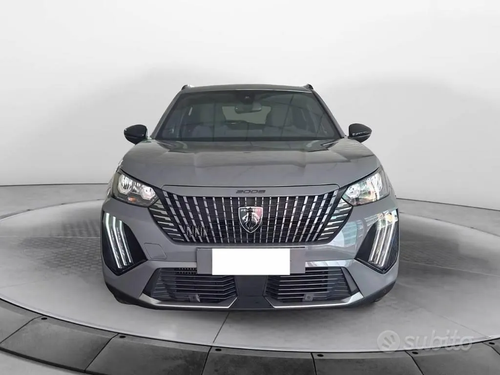 Peugeot 2008 2023 photo 2