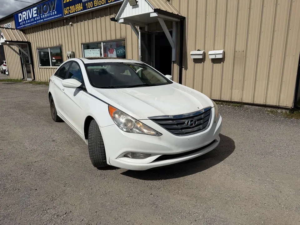 Hyundai Sonata 2013 photo 2