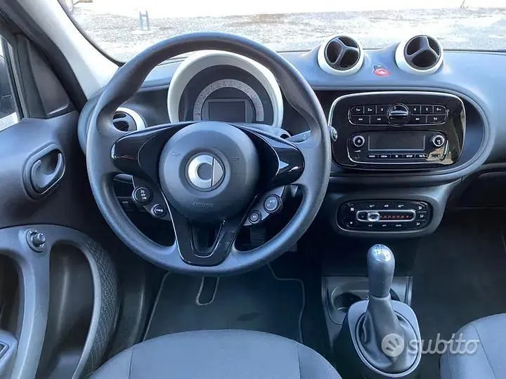 Smart Forfour 2017 photo 3