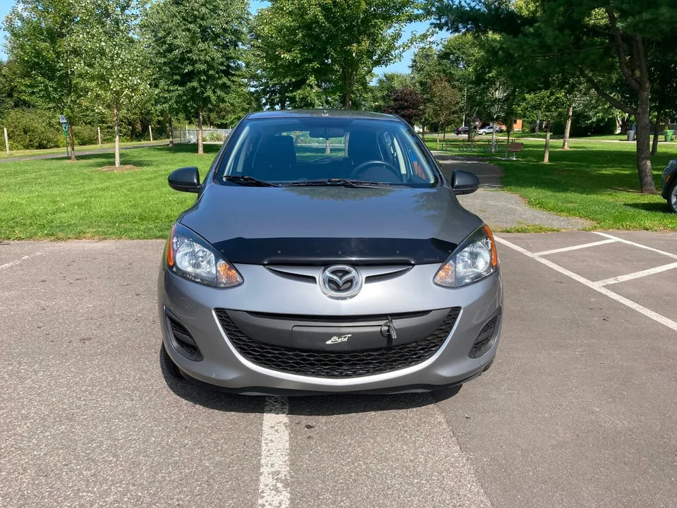 Mazda 2 2014 photo 2