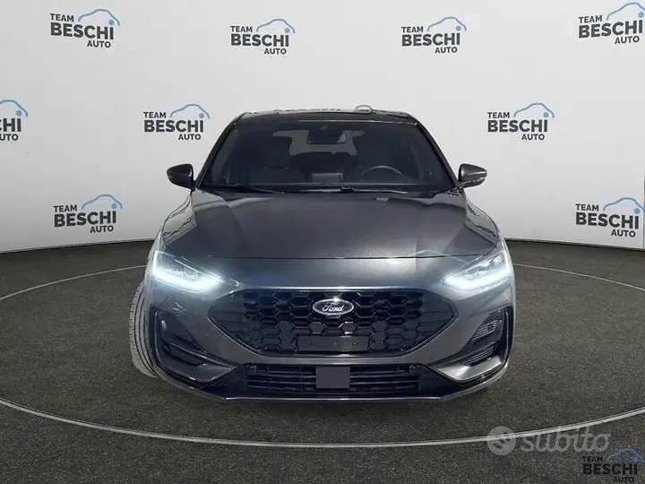 Ford Focus 2022 photo 2