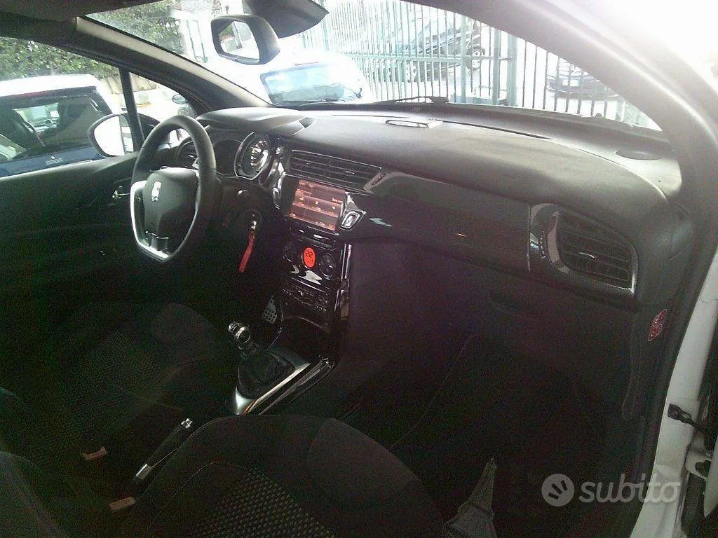 DS Automobiles Ds 3 2010 photo 5