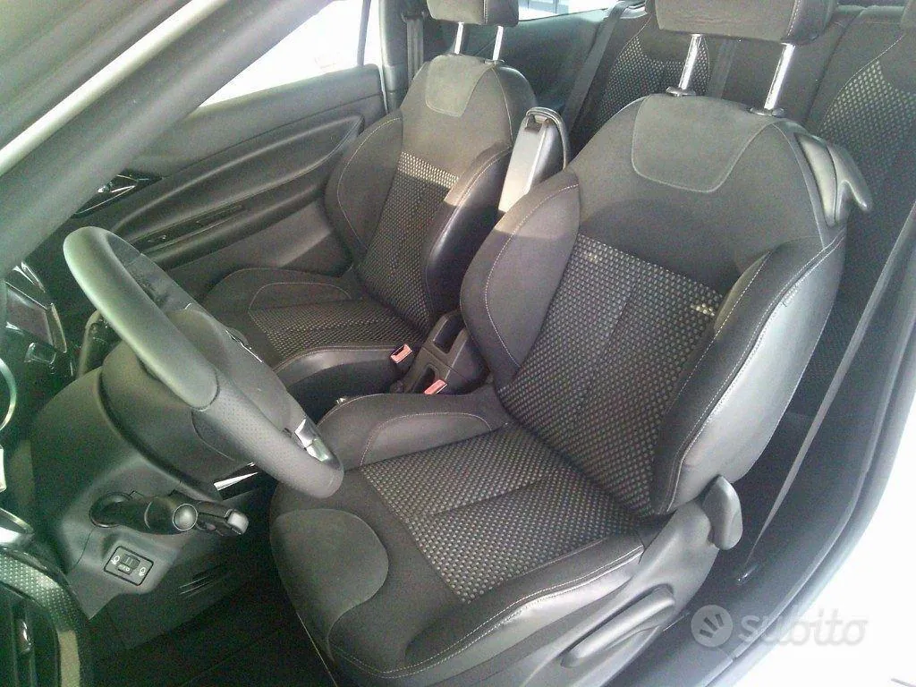 DS Automobiles Ds 3 2010 photo 4