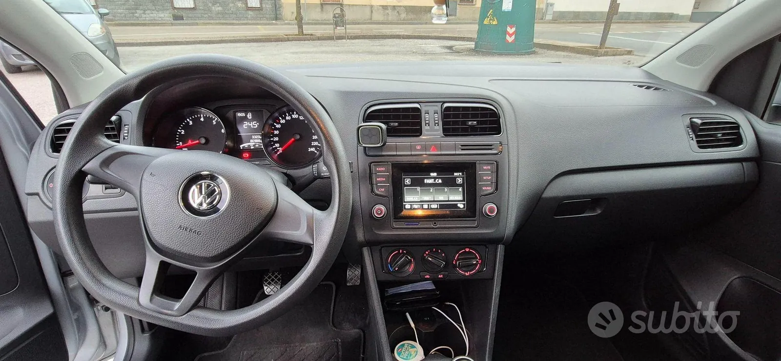 Volkswagen Polo 2016 photo 3