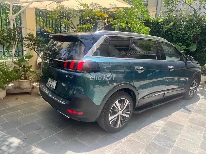 Peugeot 5008 2020 photo 2
