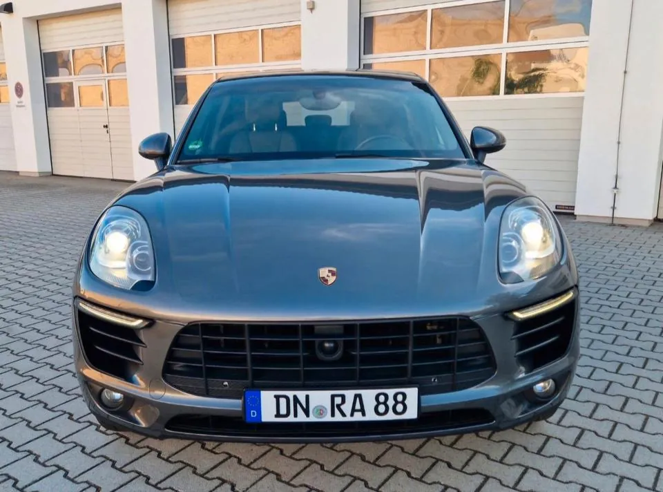 Porsche Macan S