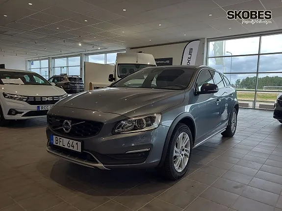 Volvo V60 Cross Country 2018 photo 3