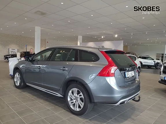 Volvo V60 Cross Country 2018 photo 4