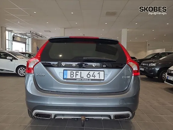 Volvo V60 Cross Country 2018 photo 5