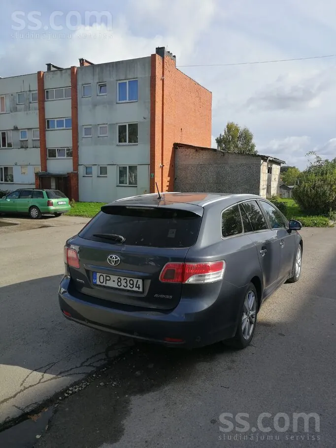 Toyota Avensis 2012 photo 5