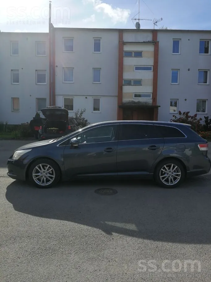 Toyota Avensis 2012 photo 4