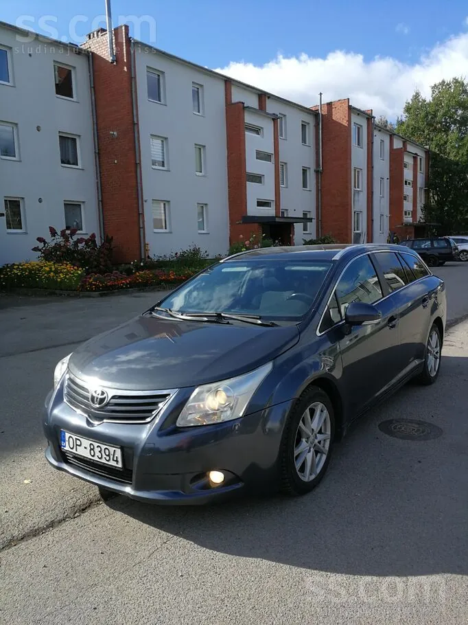 Toyota Avensis 2012 photo 3
