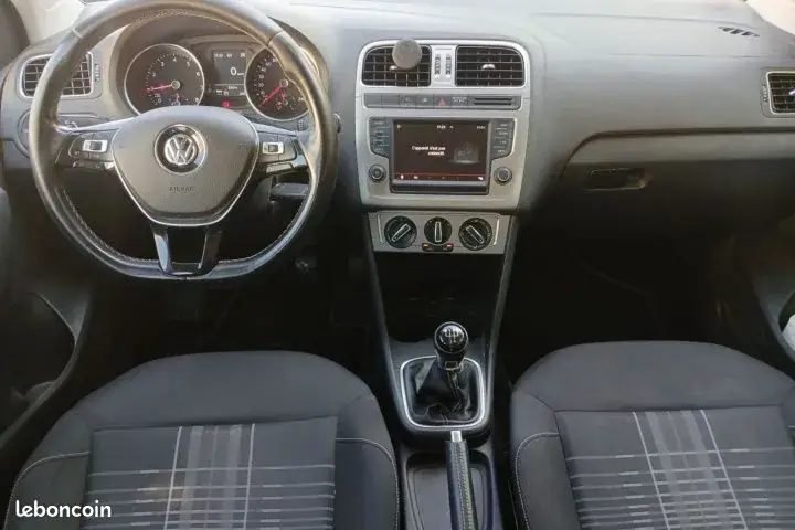 Volkswagen Polo 2016 photo 2