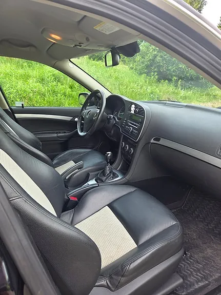 Saab 9-3 2010 photo 5