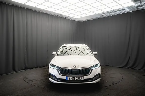 Skoda Octavia 2022 photo 2