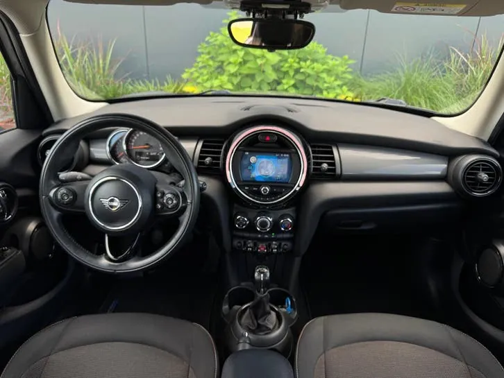 Mini Cooper 2019 photo 2
