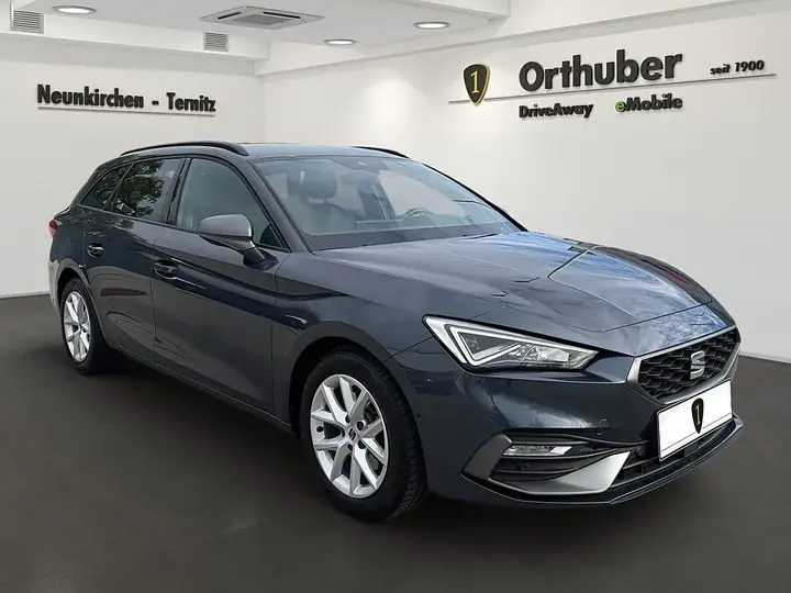 Seat Leon 2024 photo 2