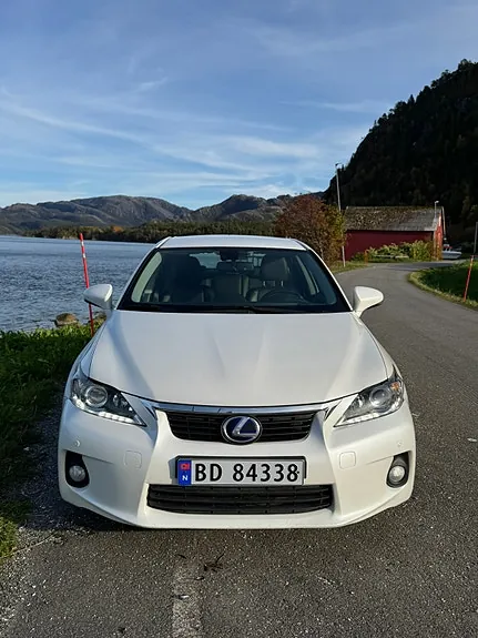 Lexus Ct200H 2013 photo 2