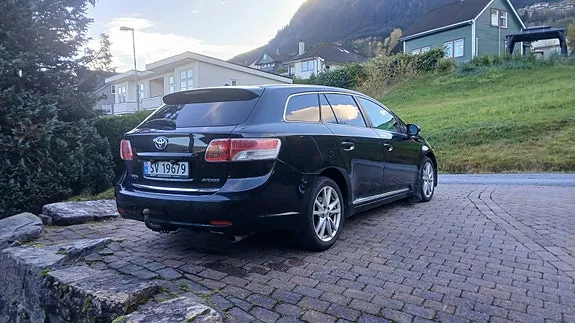 Toyota Avensis 2011 photo 5