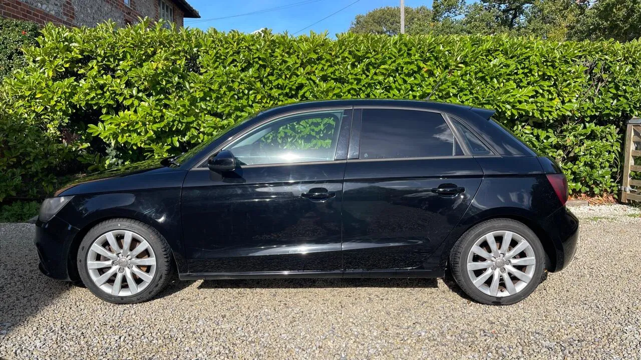 Audi A1 2012 photo 2