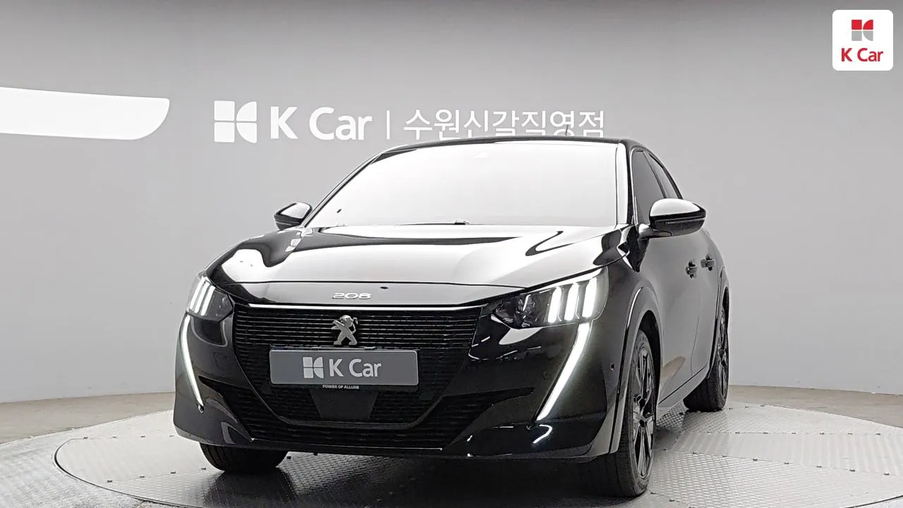 Peugeot E-208