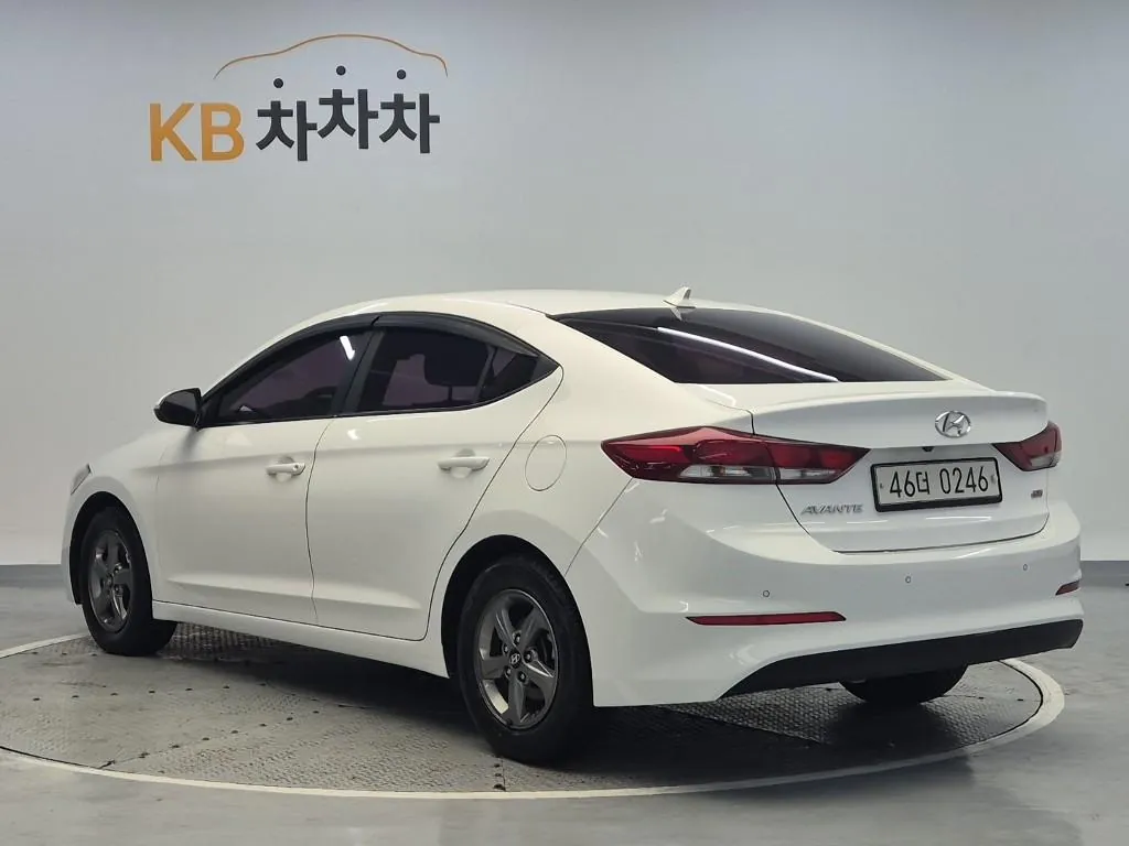 Hyundai Avante 2016 photo 2
