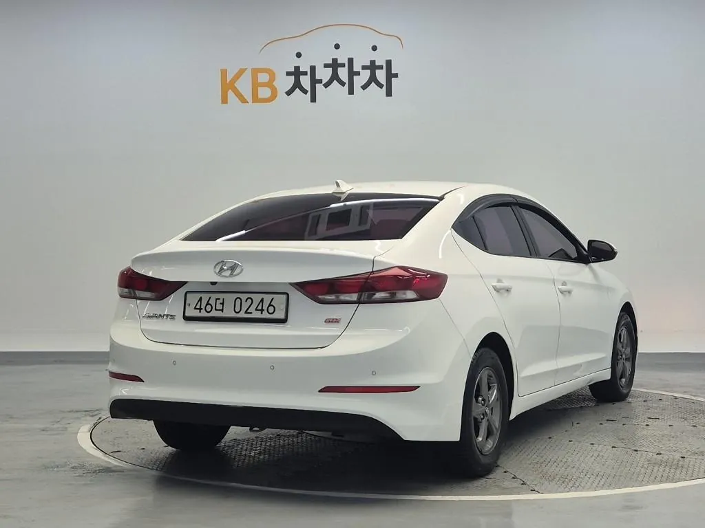 Hyundai Avante 2016 photo 3