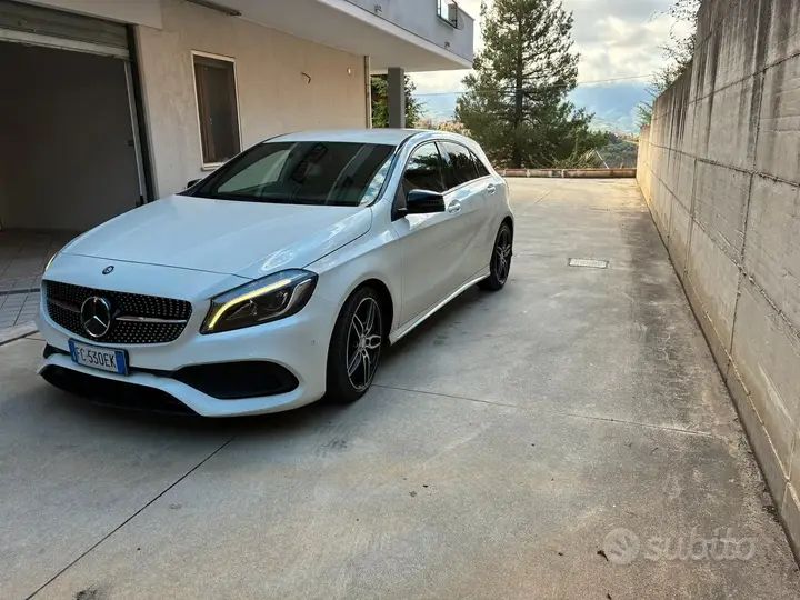 Mercedes-Benz A200D 2016 photo 3