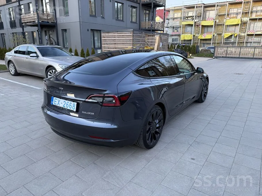 Tesla Model 3 Performance 2021 photo 3