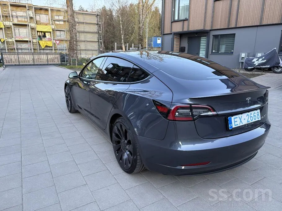 Tesla Model 3 Performance 2021 photo 4