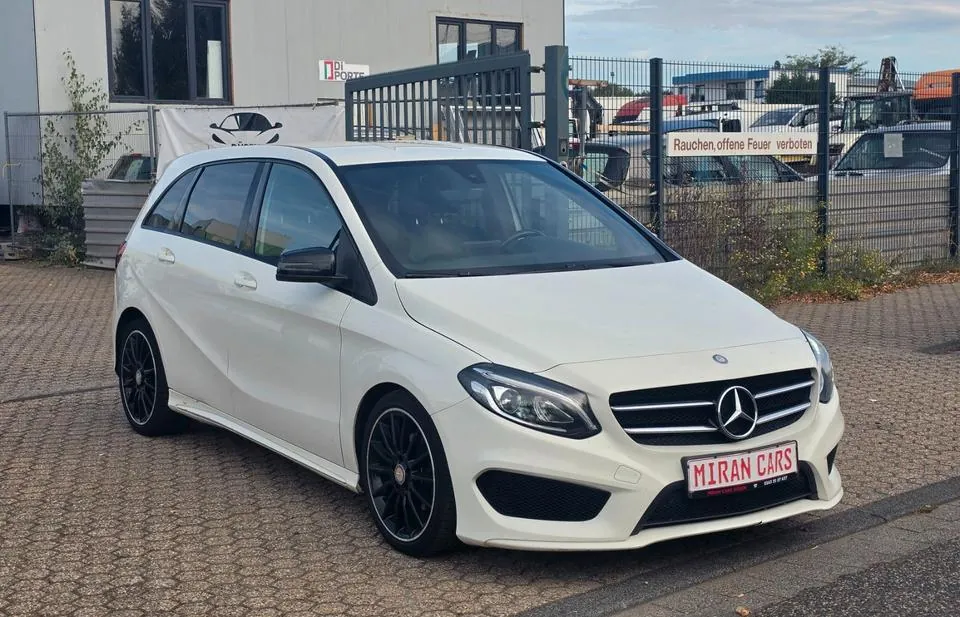 Mercedes-Benz B 180