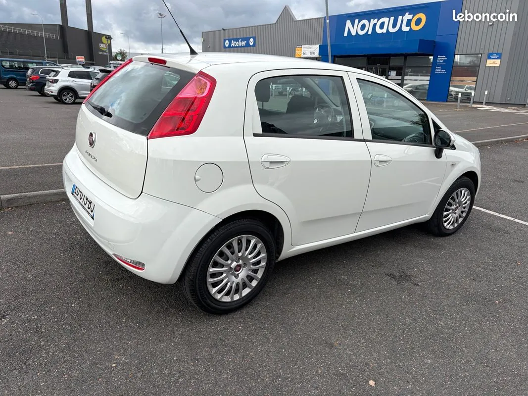 Fiat Punto 2016 photo 2