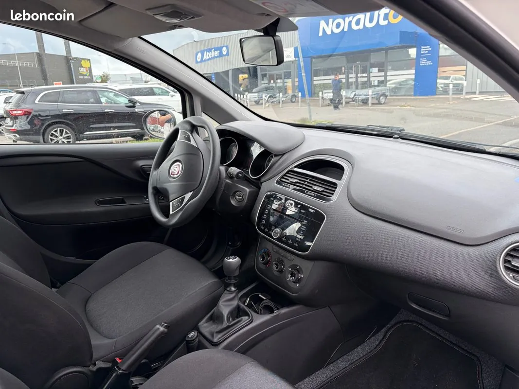 Fiat Punto 2016 photo 3