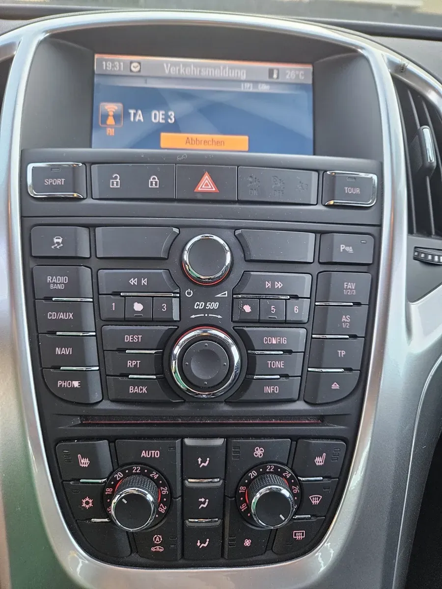 Opel Astra 2010 photo 3