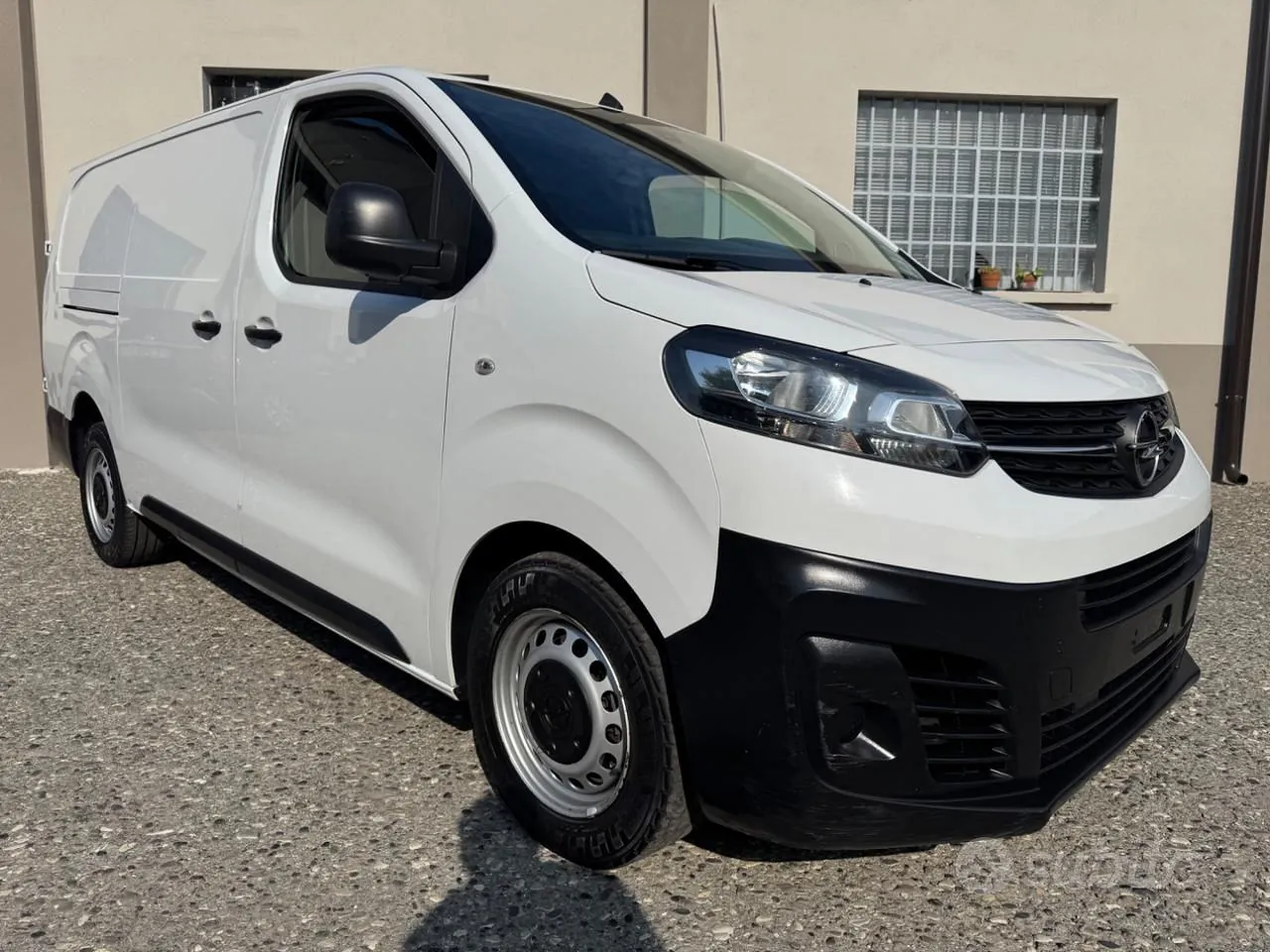 Opel Vivaro 2023 photo 3