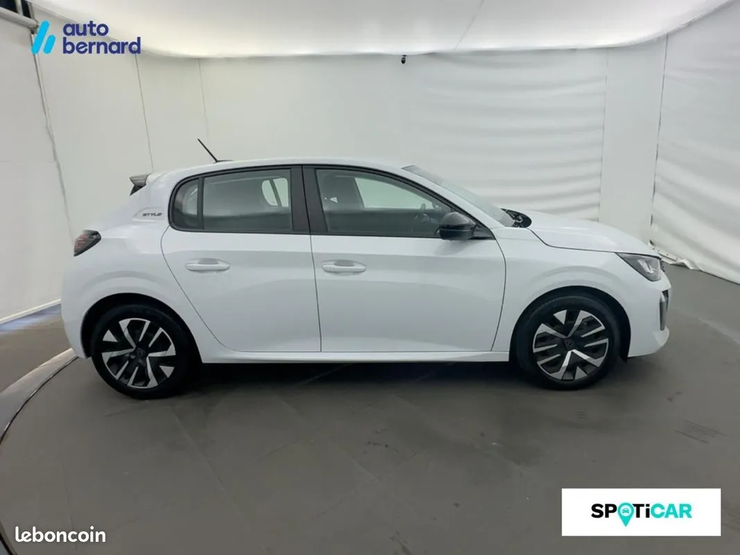 Peugeot 208 2025 photo 4