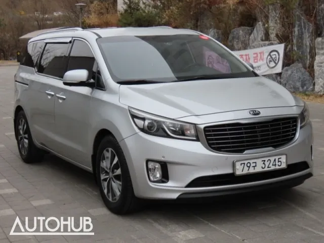 Kia Carnival 2015 photo 2